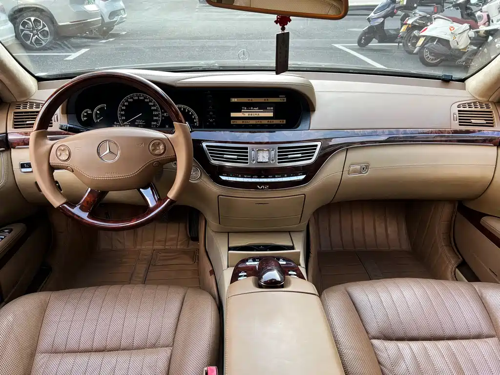 Mercedes-Benz S-Class — миниатюра 11
