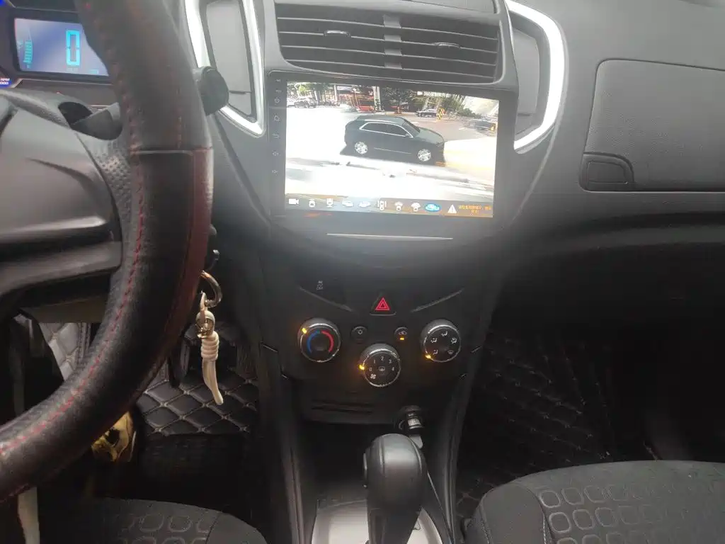 Chevrolet Trax — миниатюра 9