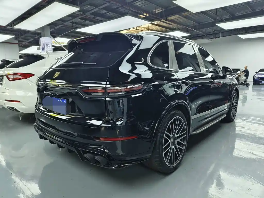 Porsche Cayenne — миниатюра 19