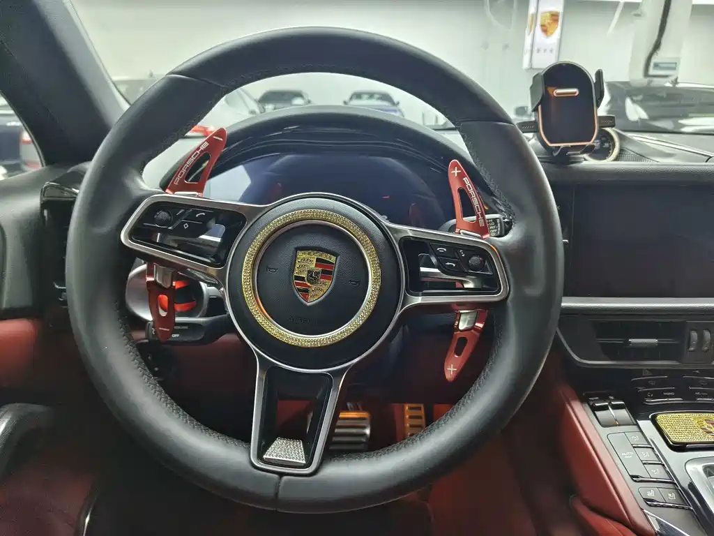 Porsche Cayenne — миниатюра 10
