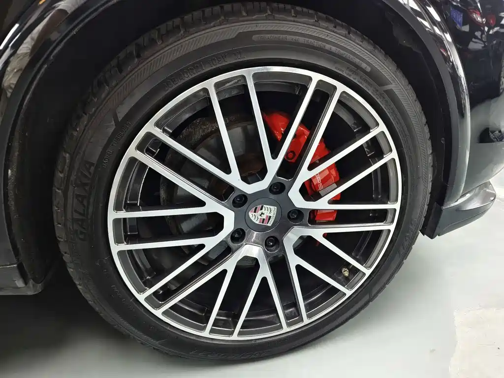 Porsche Cayenne — миниатюра 20