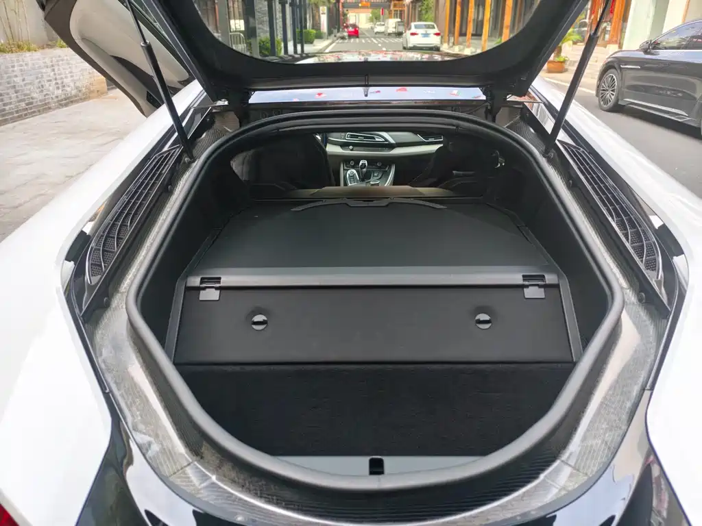 BMW i8 — миниатюра 32