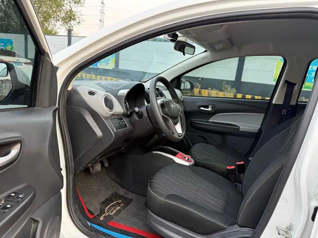 Changan Benben E-Star — миниатюра 7