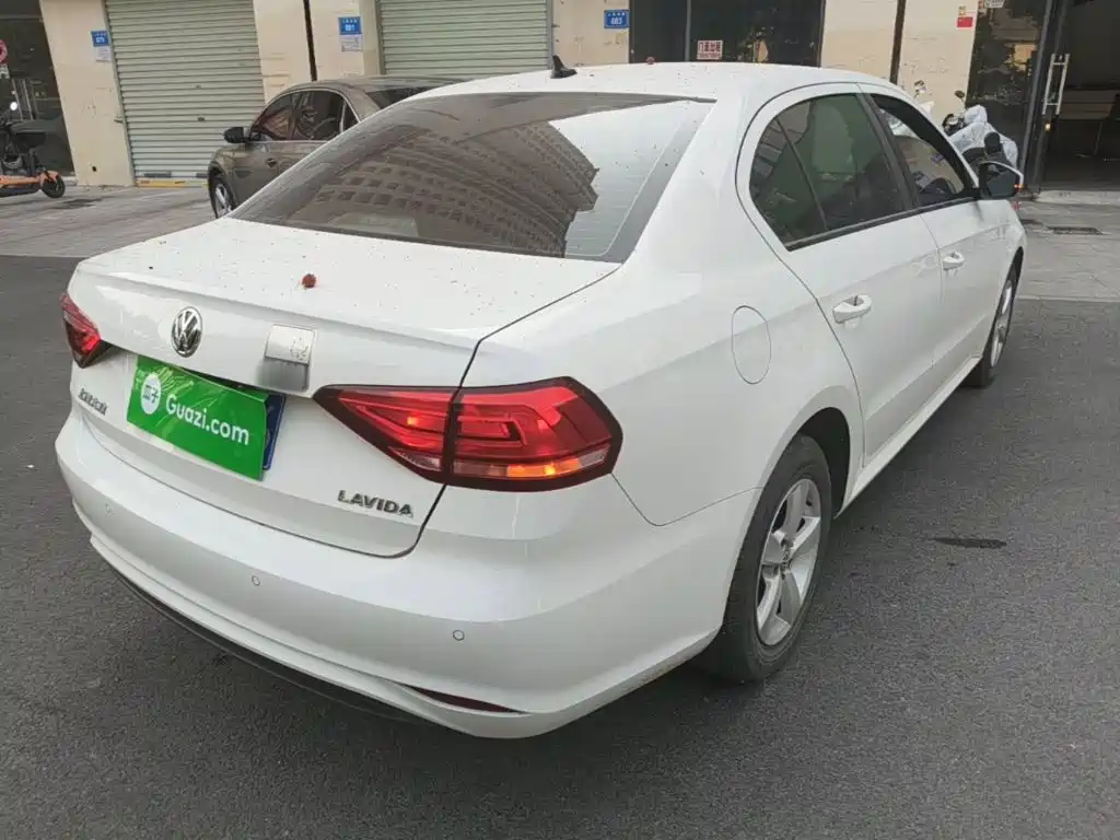 Volkswagen Lavida — миниатюра 7