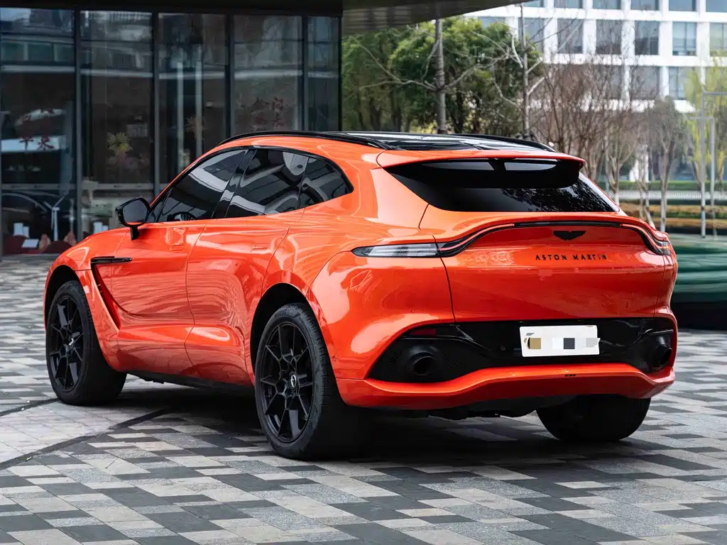 ASTON MARTIN DBX