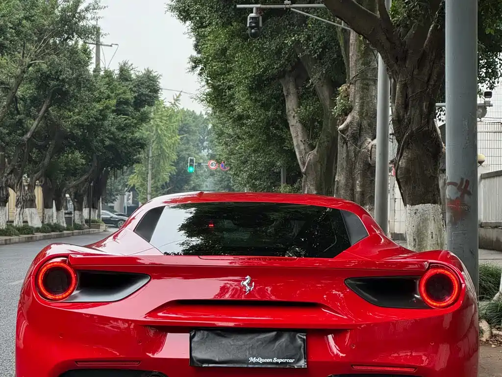 Ferrari 488 — миниатюра 3