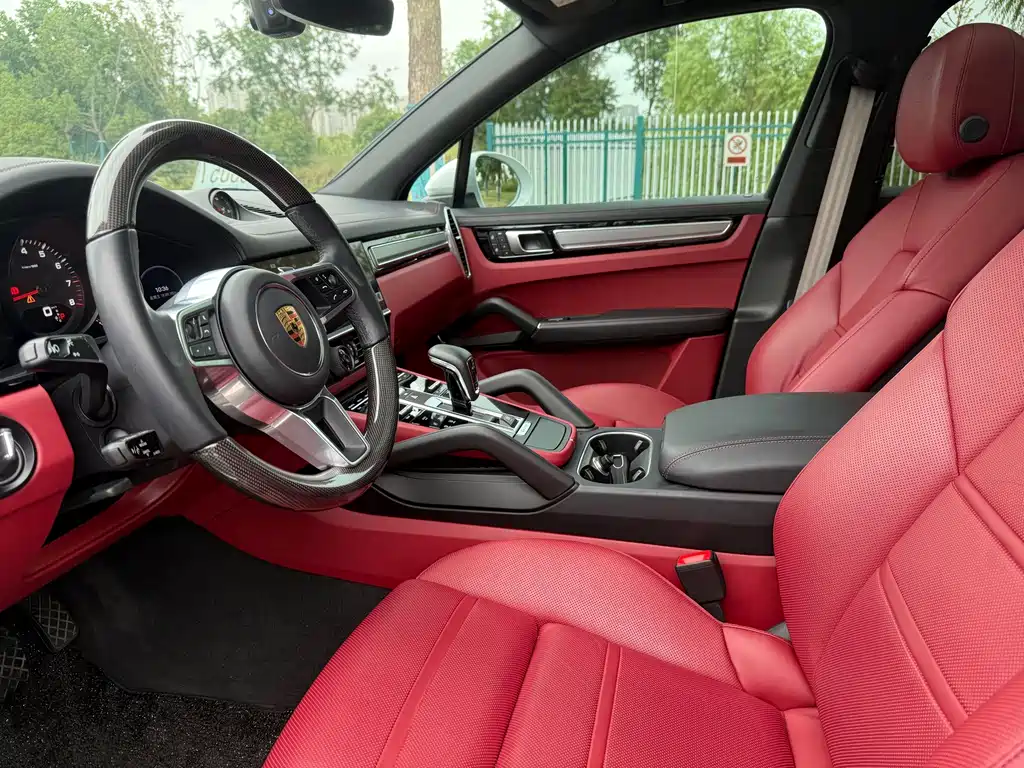 Porsche Cayenne — миниатюра 5