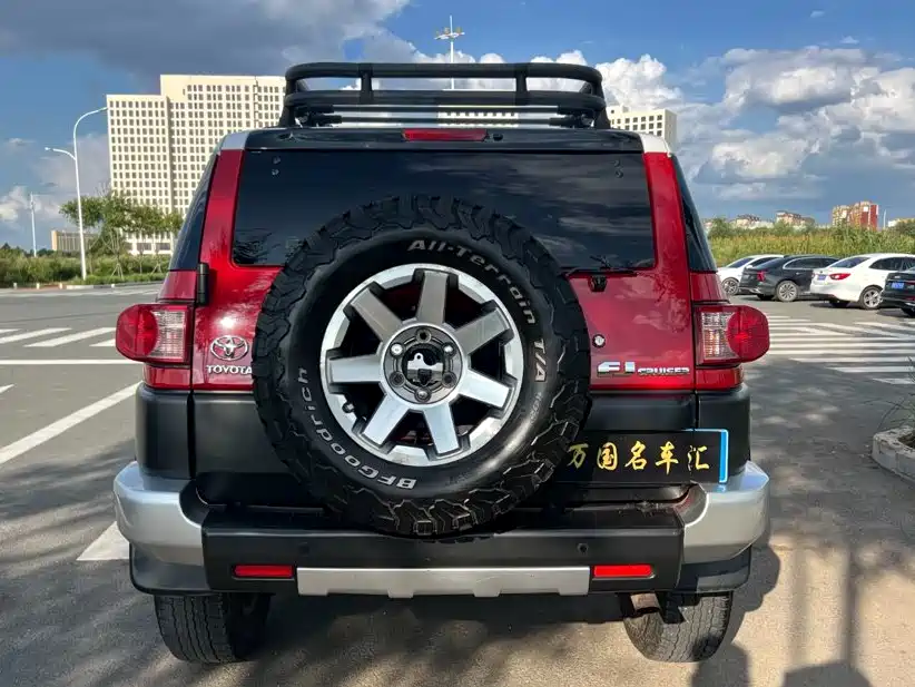 Toyota FJ Cruiser — миниатюра 4