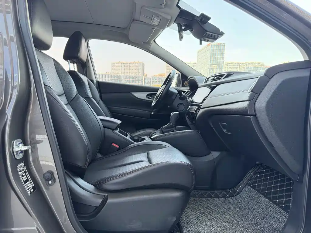 Nissan Qashqai — миниатюра 8