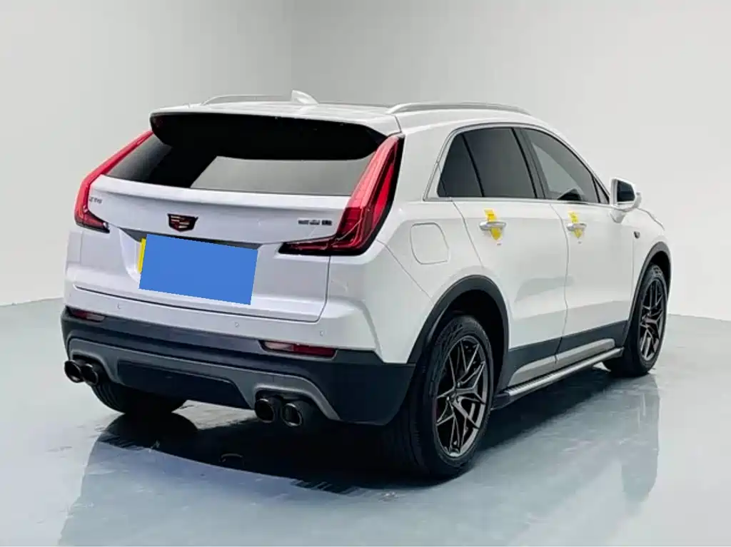 CADILLAC XT4