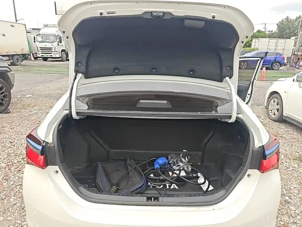 Toyota Corolla Hybrid — миниатюра 19