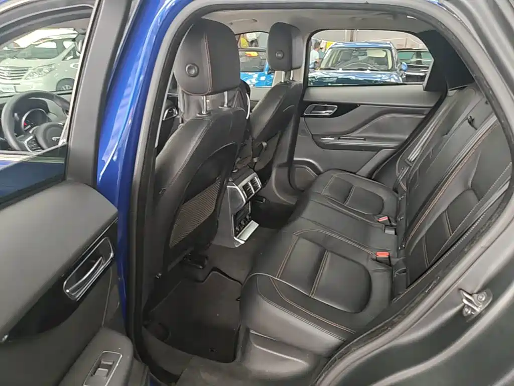 Jaguar F-PACE — миниатюра 17