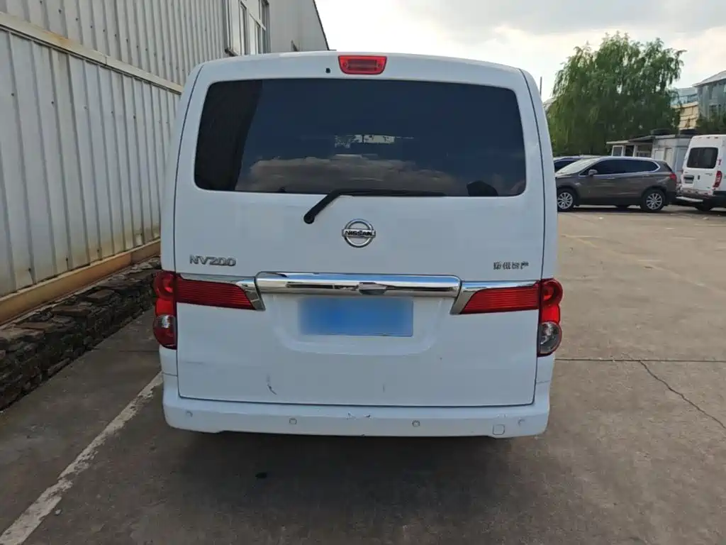 Nissan NV200 — миниатюра 8