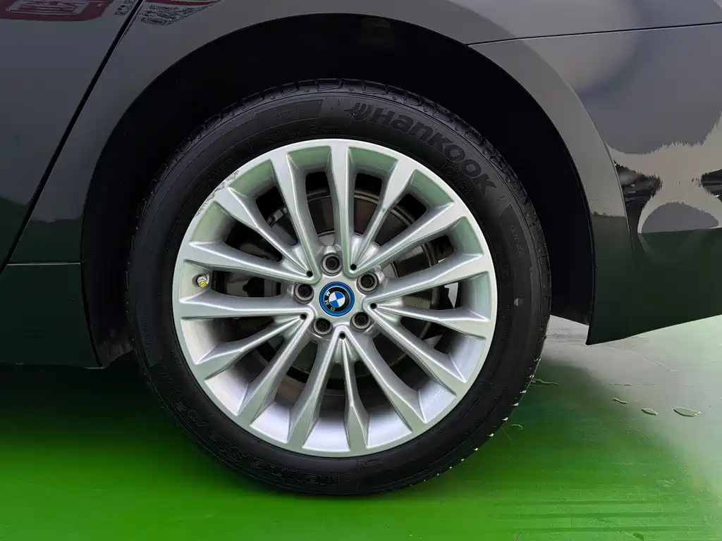 BMW 5 Series New Energy — миниатюра 34