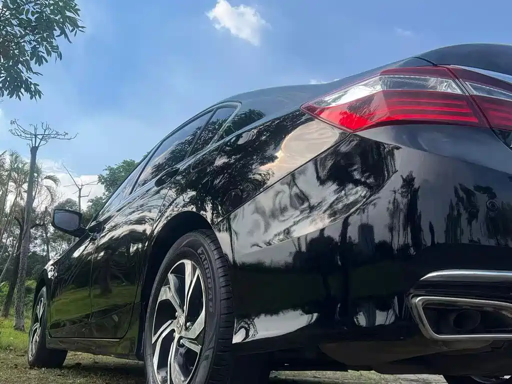 Honda Accord — миниатюра 13