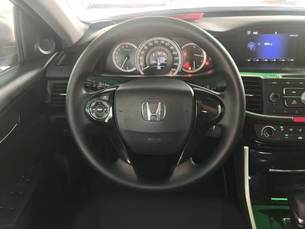 Honda Accord — миниатюра 11