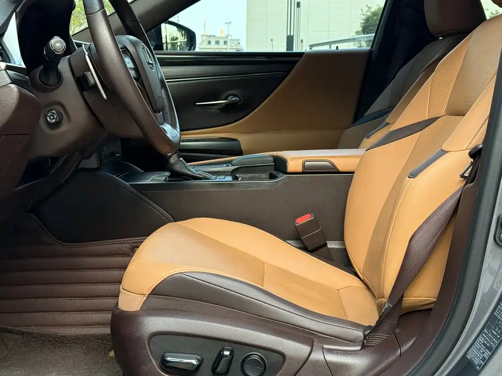 Lexus ES — миниатюра 7
