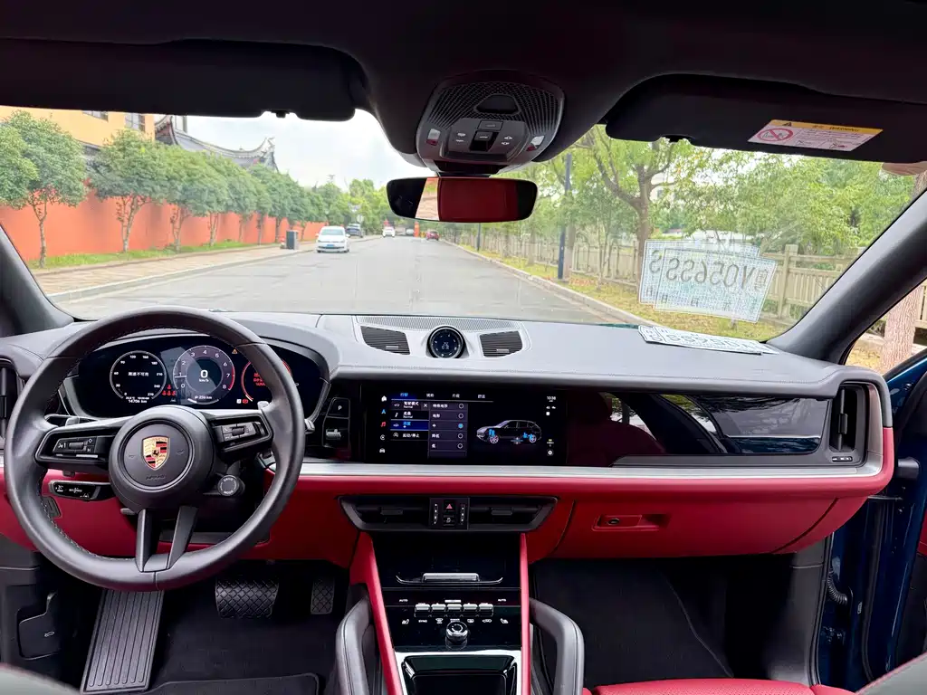 Porsche Cayenne — миниатюра 12