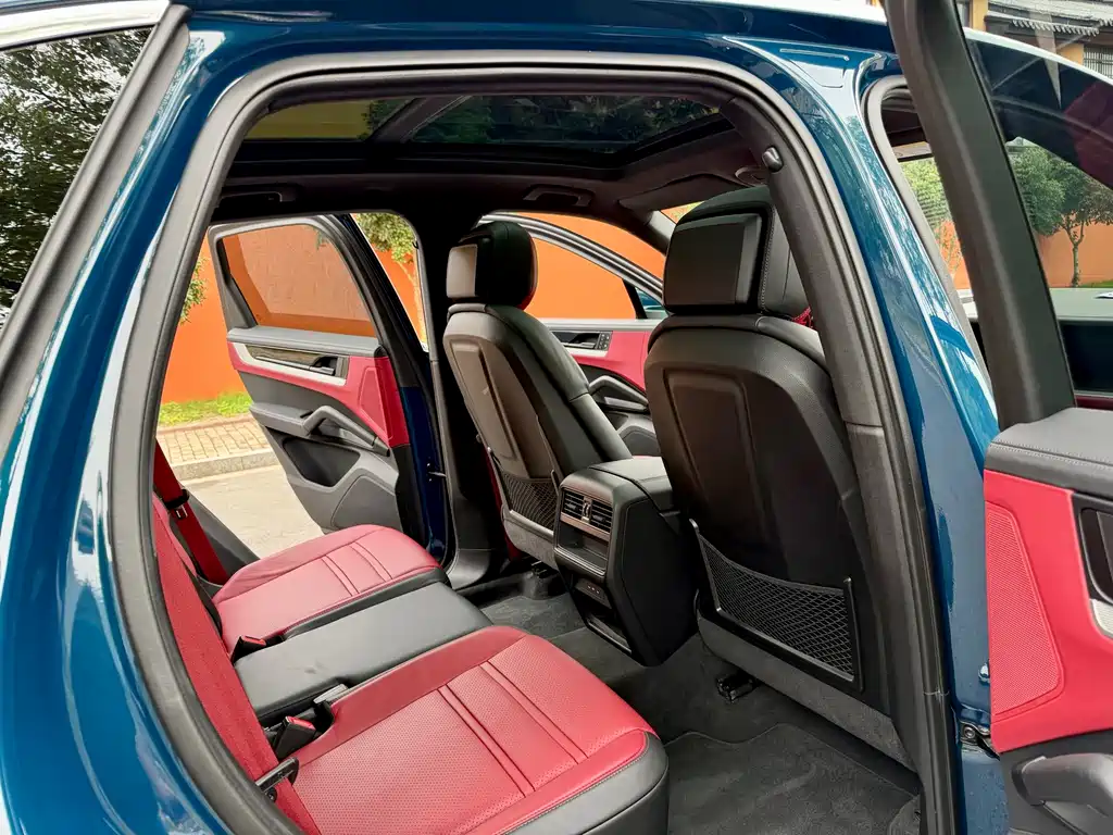 Porsche Cayenne — миниатюра 11