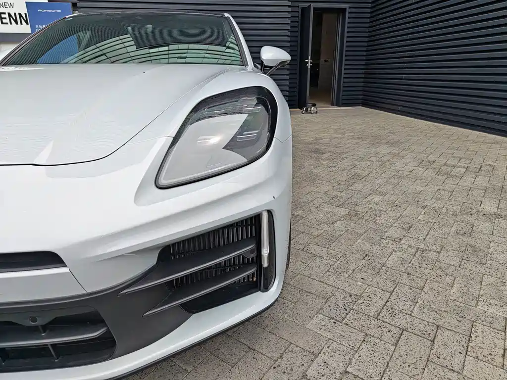 Porsche Panamera — миниатюра 3