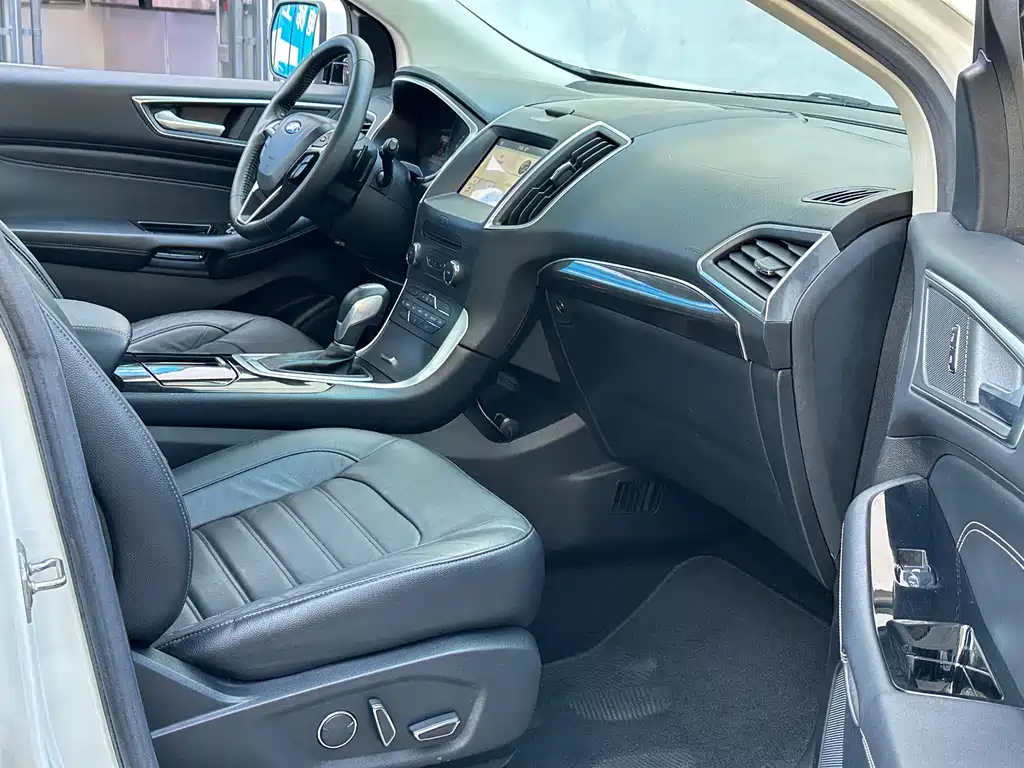 Ford Edge — миниатюра 11
