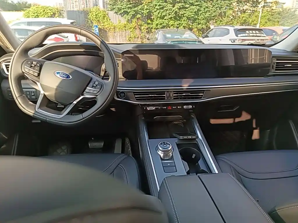 Ford Explorer — миниатюра 10