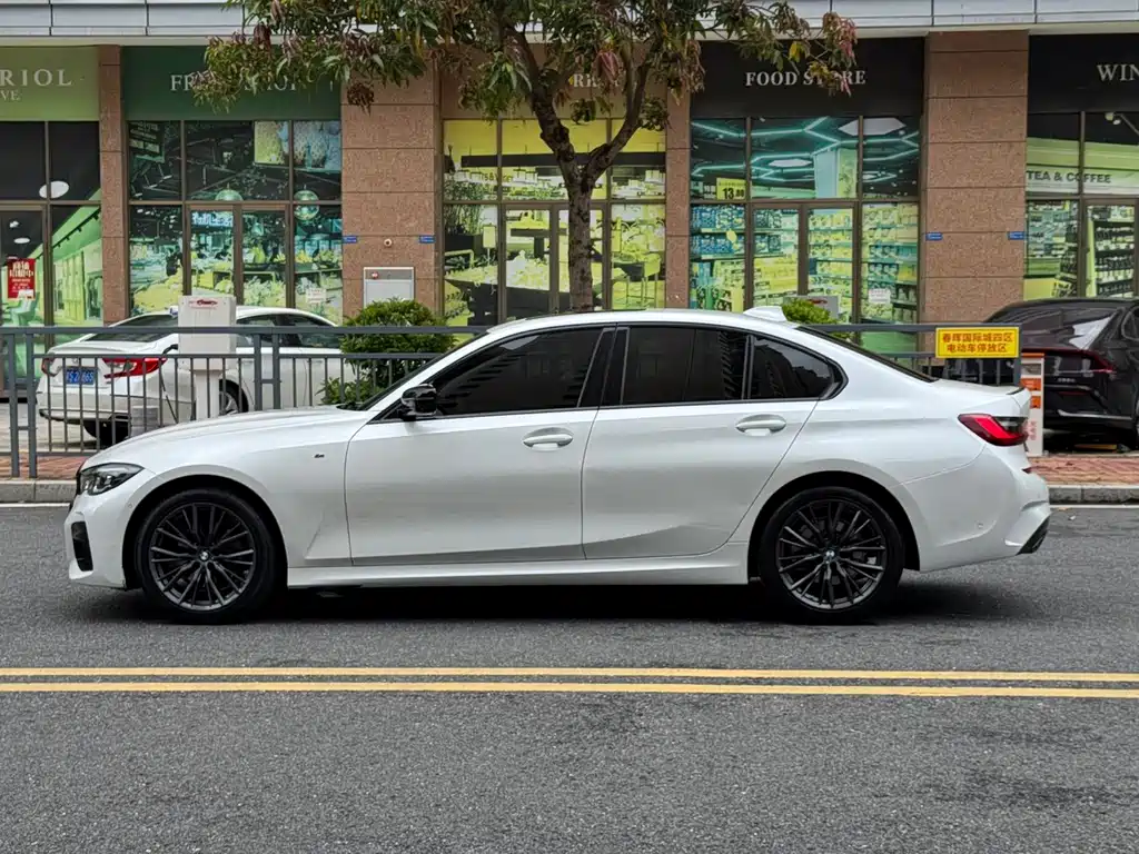 BMW 3 Series — миниатюра 23