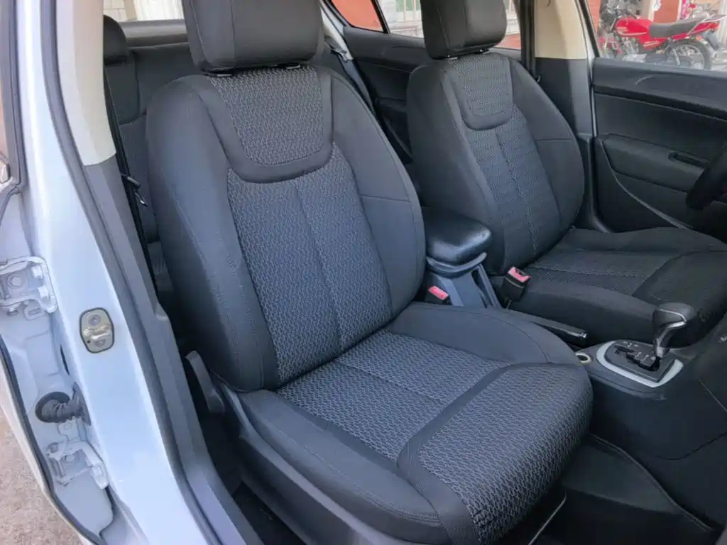 Peugeot 308 — миниатюра 25