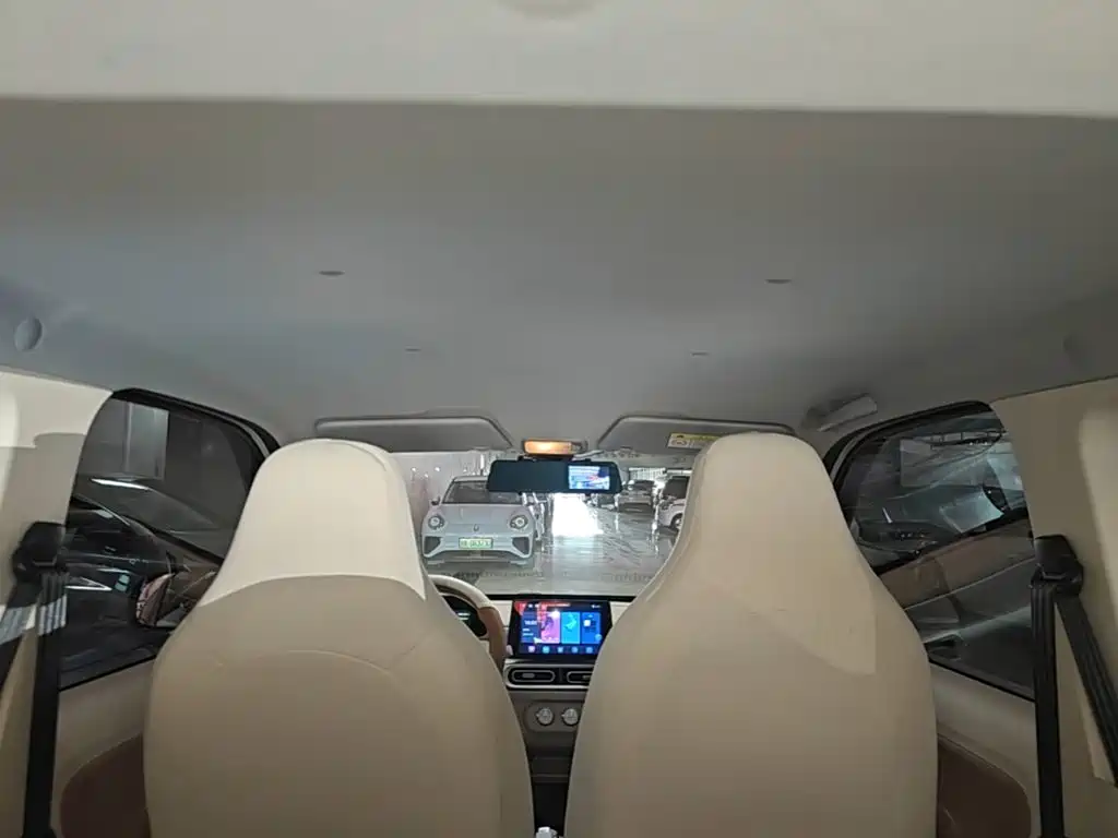 Wuling MINIEV — миниатюра 18