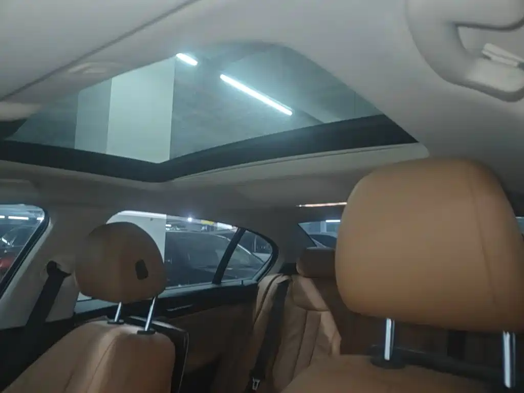 BMW 5 Series — миниатюра 18