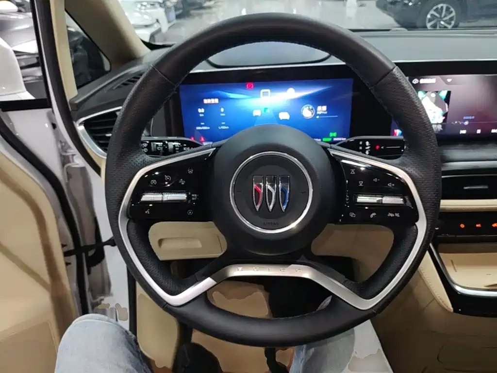 Buick GL8 Hybrid — миниатюра 11