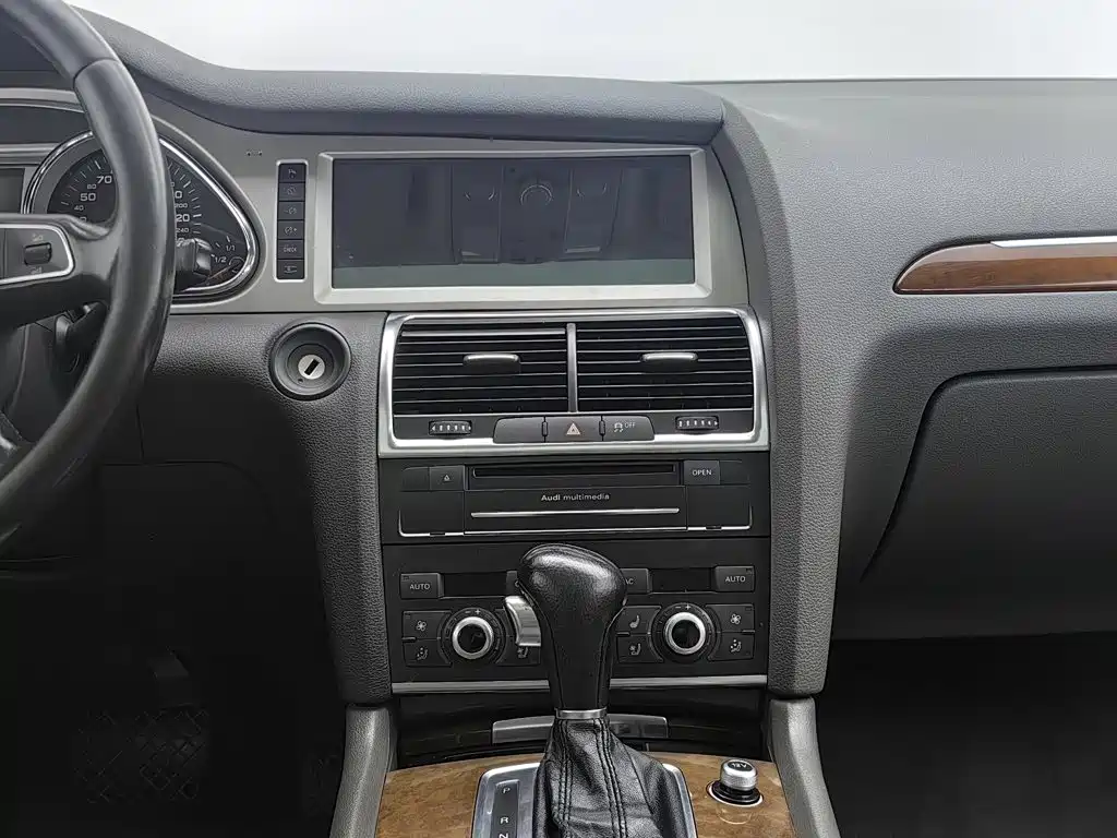 Audi Q7 — миниатюра 12