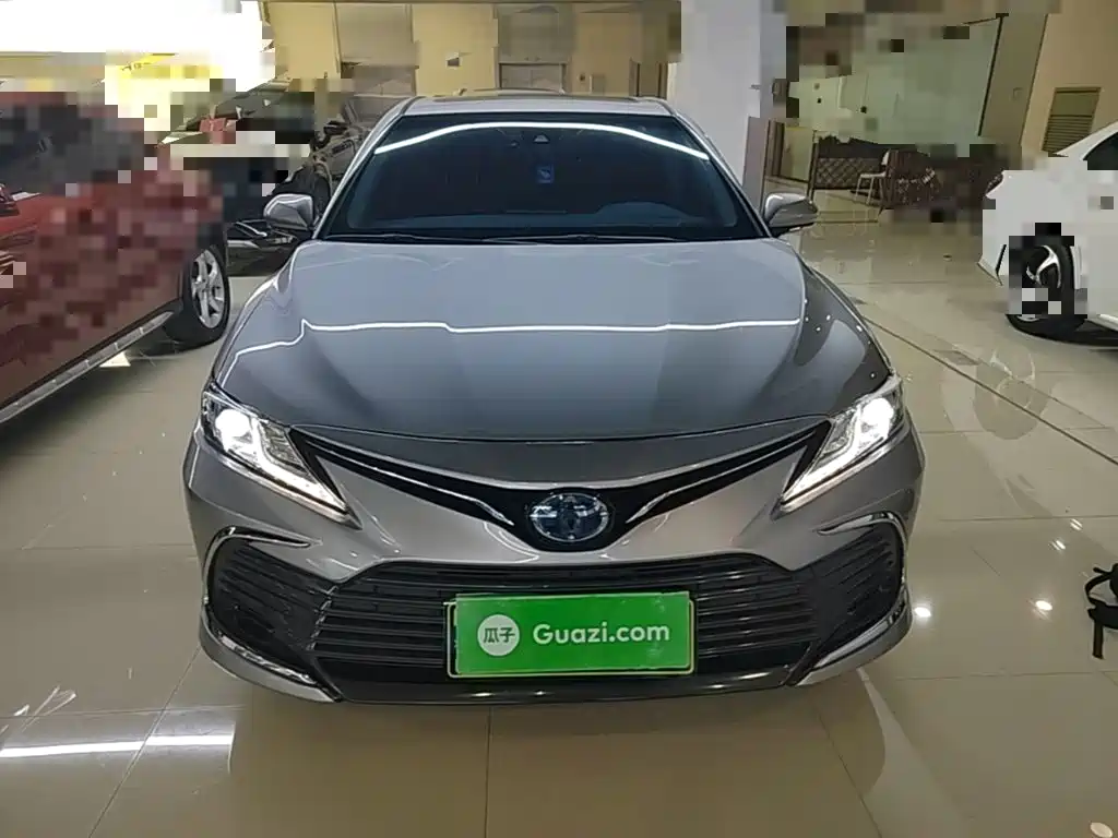 Toyota Camry — миниатюра 3