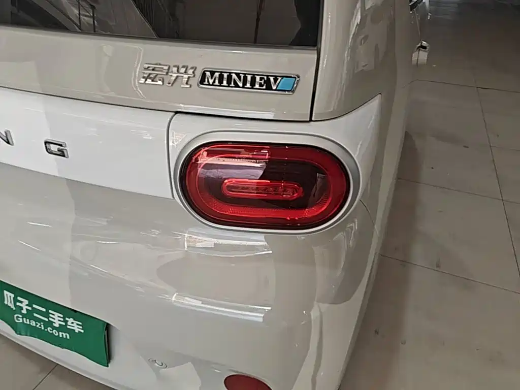 Wuling MINIEV — миниатюра 8