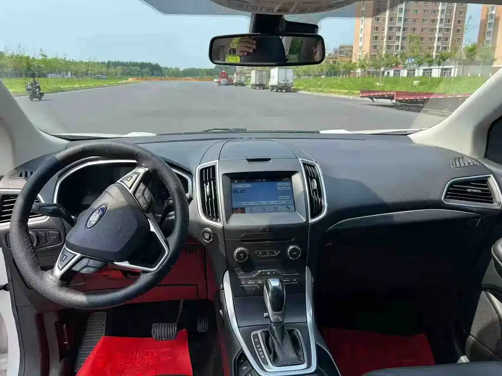 Ford Edge — миниатюра 6