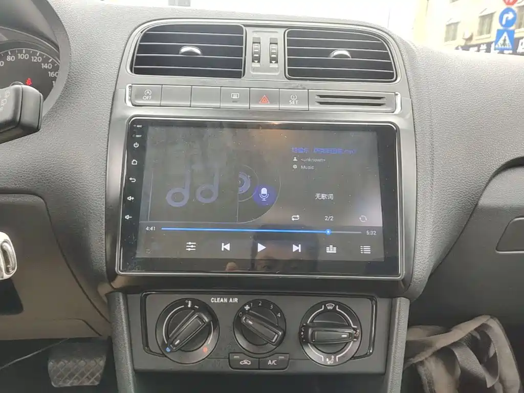 Volkswagen Polo — миниатюра 13