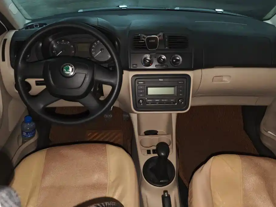 Skoda Fabia — миниатюра 12