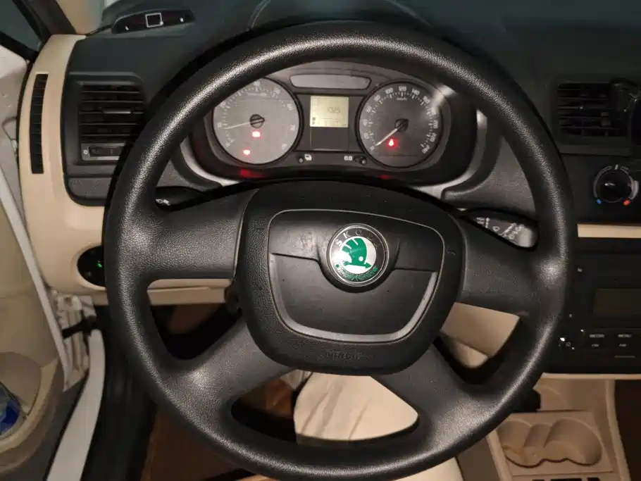 Skoda Fabia — миниатюра 15