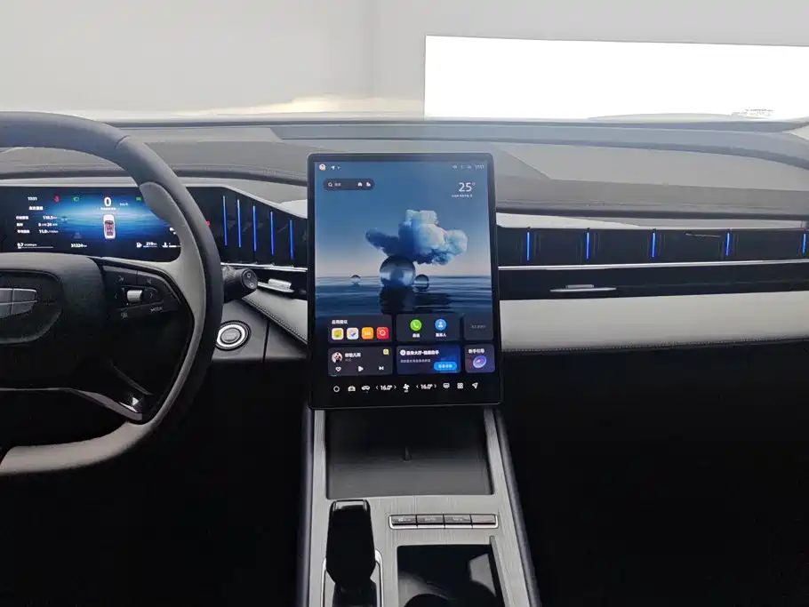 Geely Boyue L — миниатюра 13