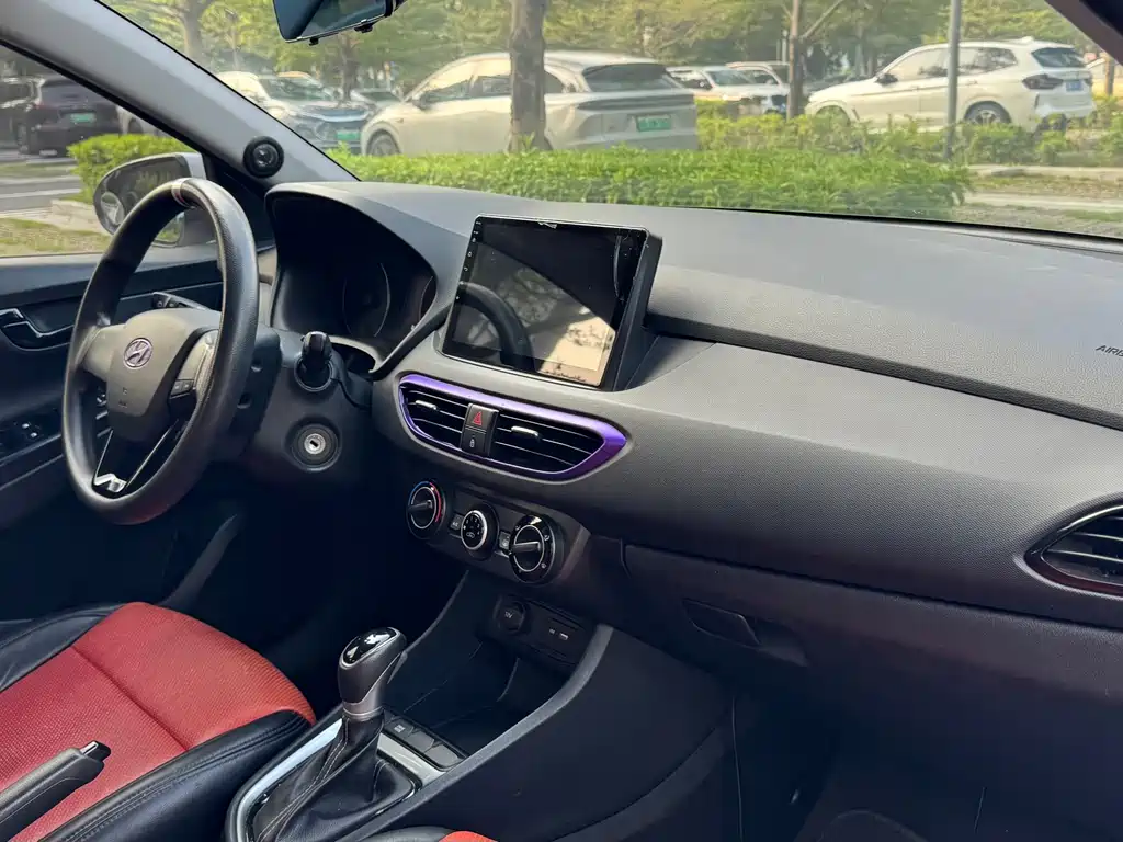 Hyundai Elantra — миниатюра 15