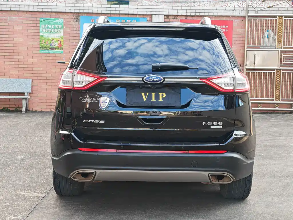 Ford Edge — миниатюра 8