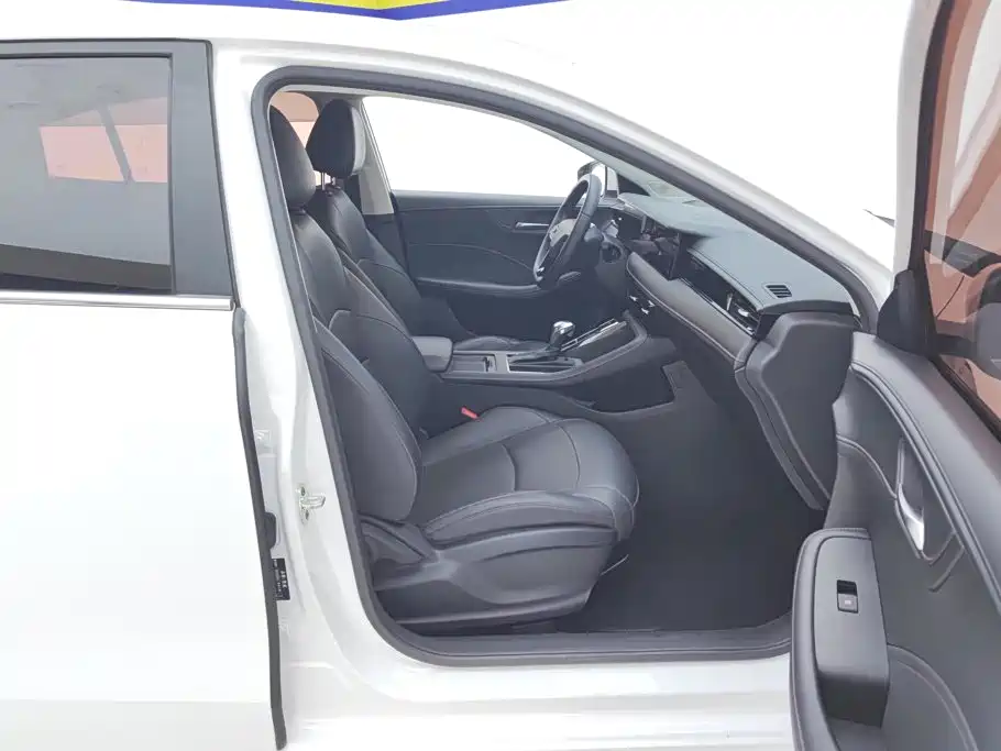 Roewe i5 — миниатюра 8