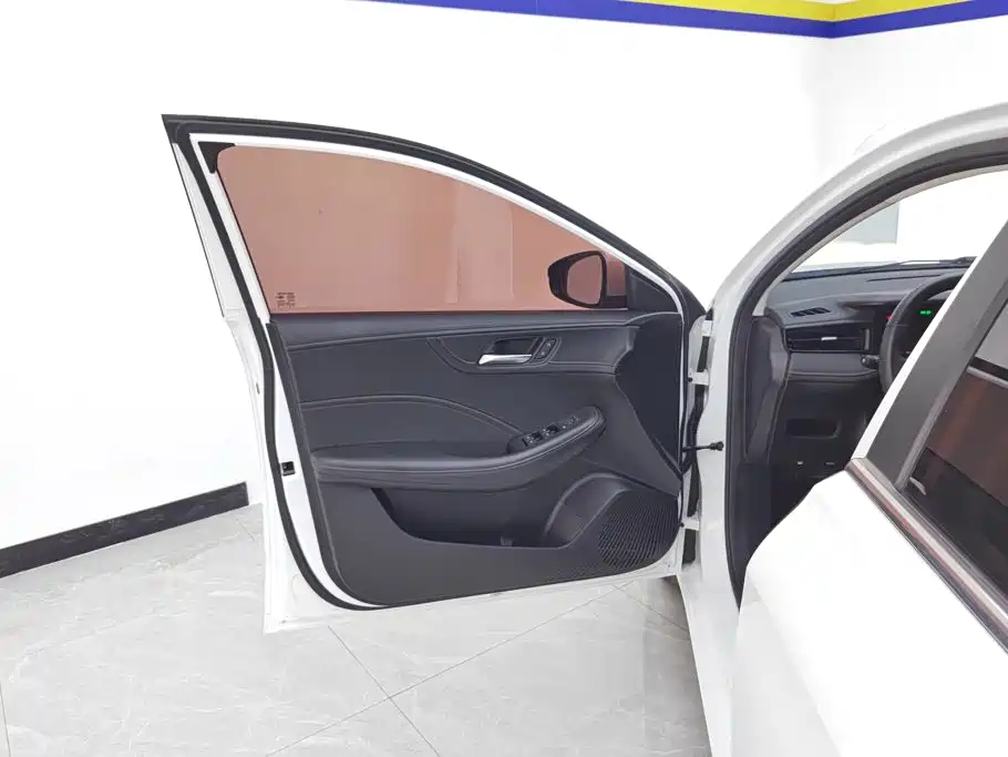 Roewe i5 — миниатюра 7