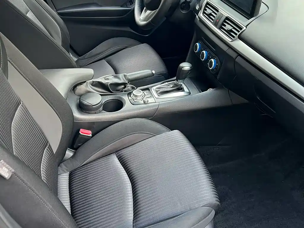Mazda 3 Axela — миниатюра 9