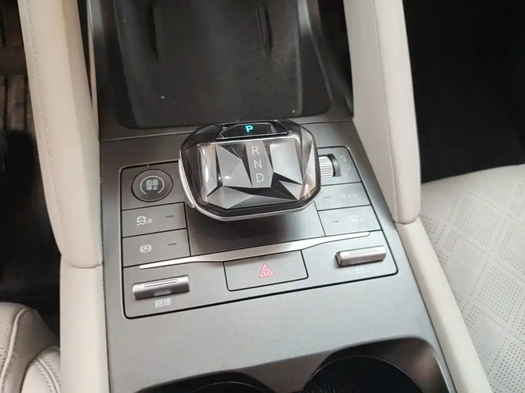 BYD Yuan UP — миниатюра 14