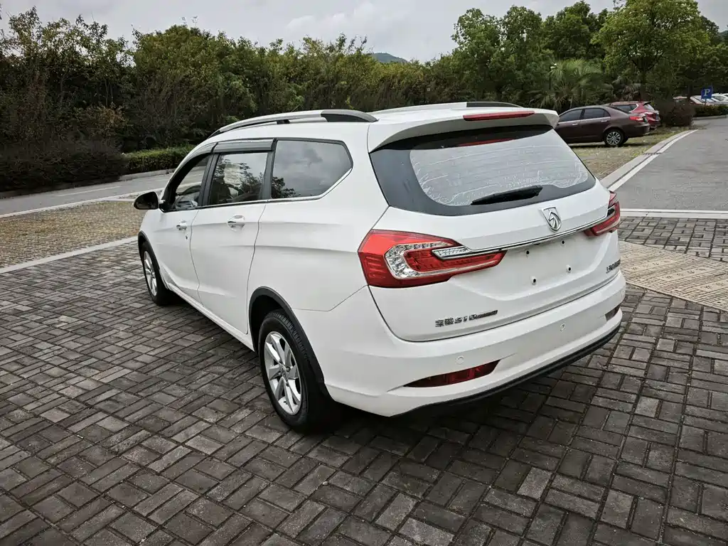 Baojun 310W — миниатюра 6