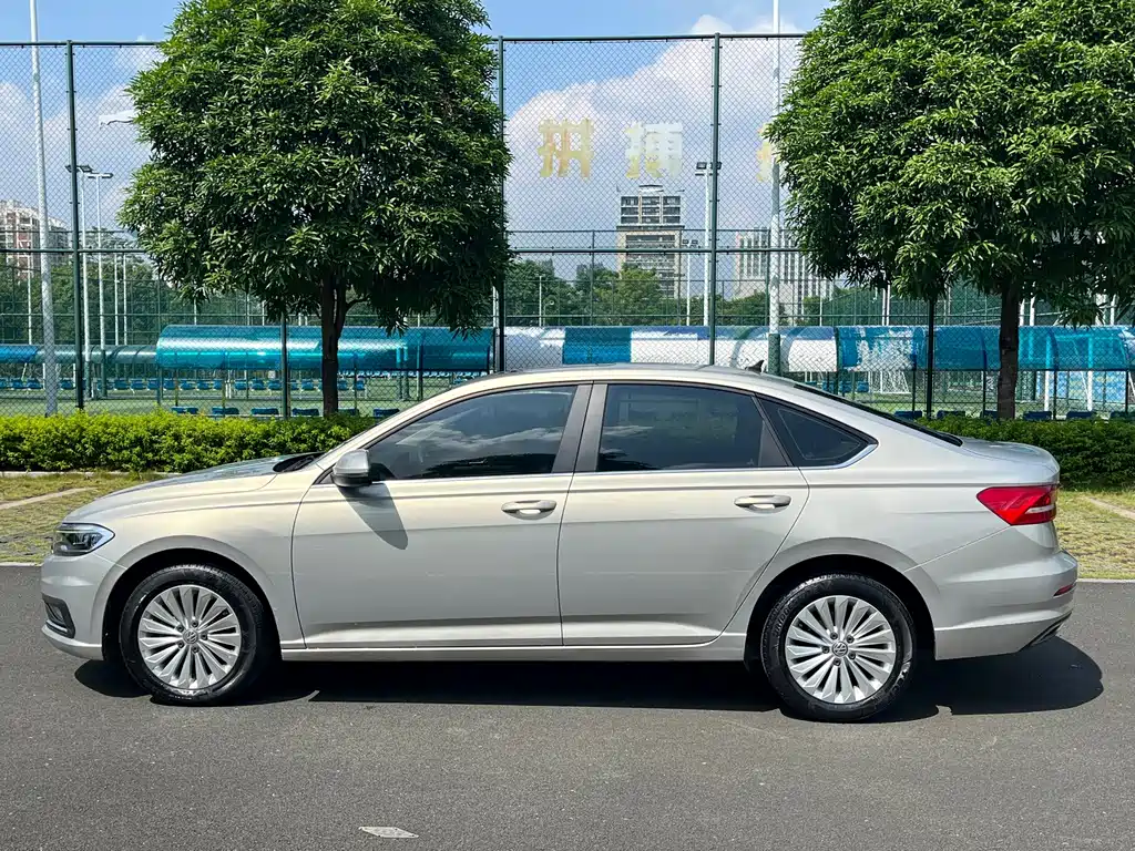Volkswagen Lavida — миниатюра 4