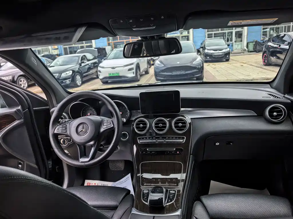 Mercedes-Benz GLC 2019 GLC 260 4MATIC