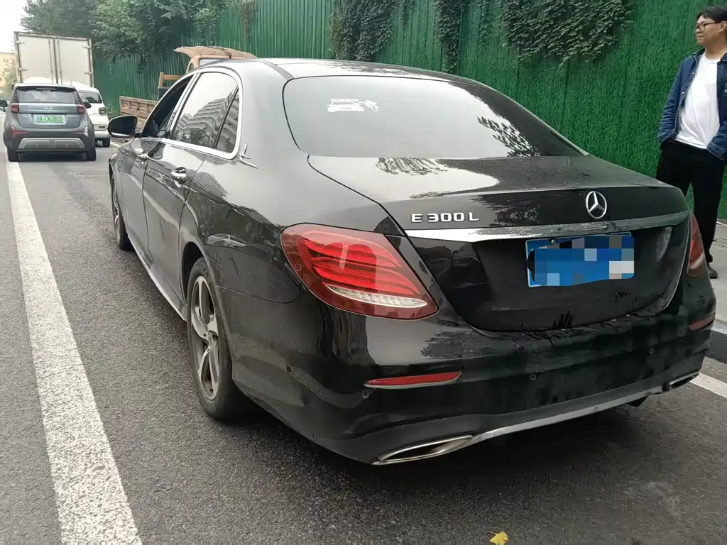 Mercedes-Benz E-Class — миниатюра 4