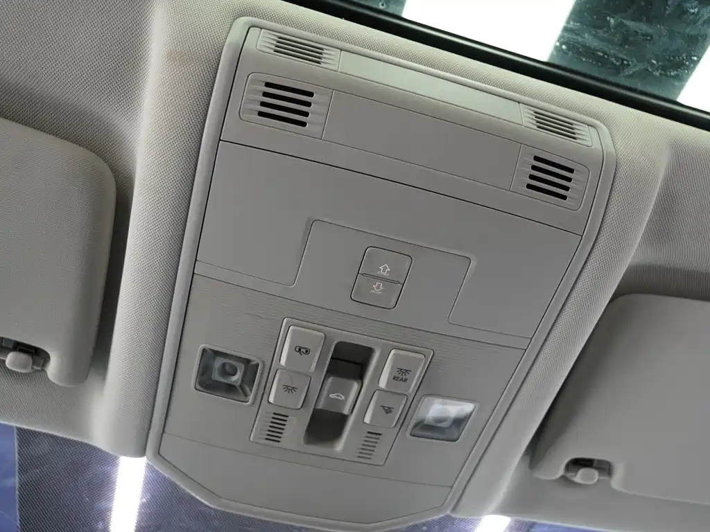 VOLKSWAGEN T ROC EXPLORING SONGS